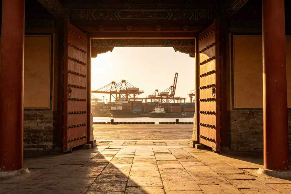Open the door and a vast market is right outside — a direct channel from origin to market gives quality origin goods a shorter path